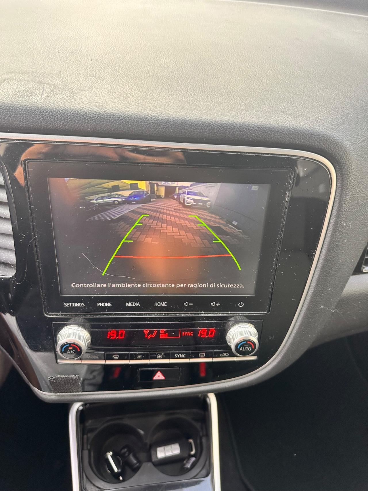 Mitsubishi Outlander 2.0 2WD GPL Bi-fuel Intense SDA