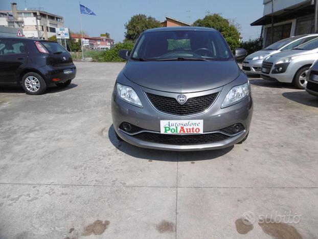 LANCIA Ypsilon 1.2 69 CV 5 porte Gold