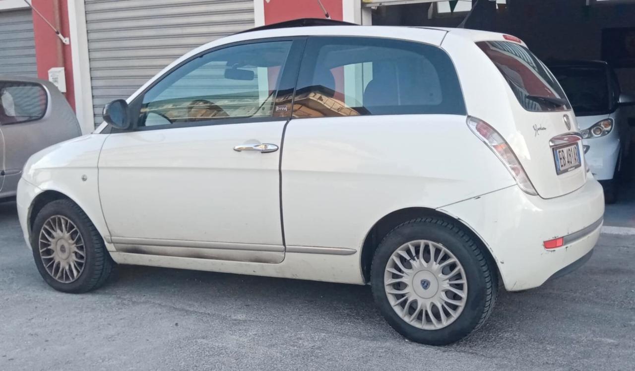 Lancia Ypsilon 1.3 MJT 75 CV Diva