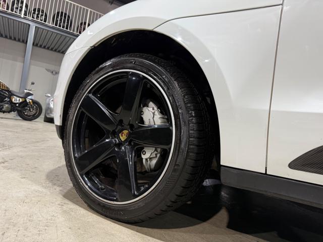 PORSCHE Macan WHITE INSERTI IN CARBONIO CERCHI DA 21 SOSPENSIONI