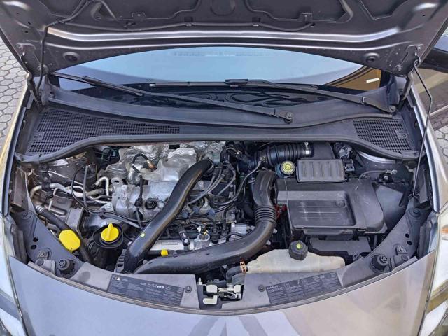 RENAULT Clio 1.2 16V TCE SporTour Live!