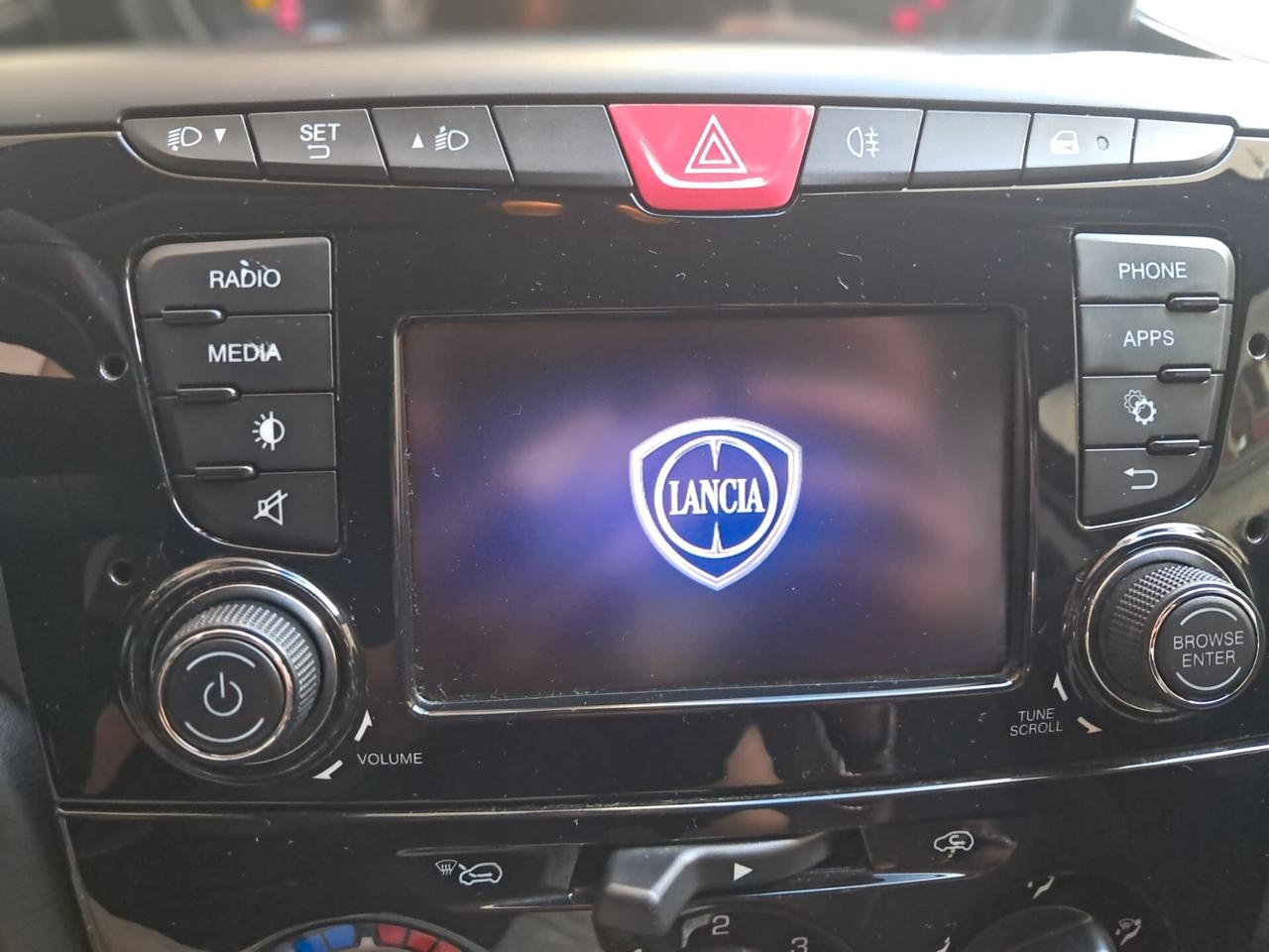 Lancia Ypsilon 1.2 69 CV -NEOPATENTATI-Euro6650-