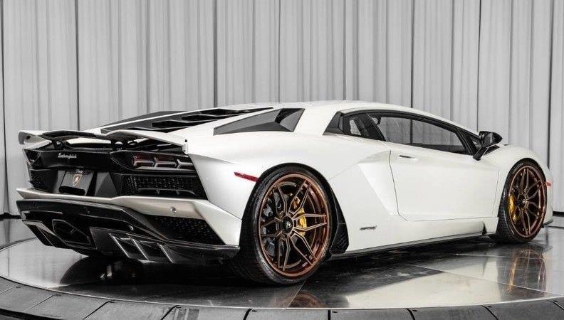 LAMBORGHINI Aventador S 6.5 V12 NOLEGGIO LUNGO TERMINE LEASING ALL INCLUSIVE