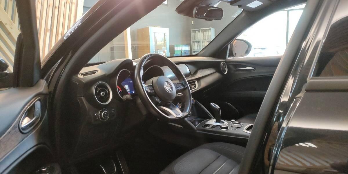 Alfa Romeo Stelvio 2.2 t Business rwd 160cv auto