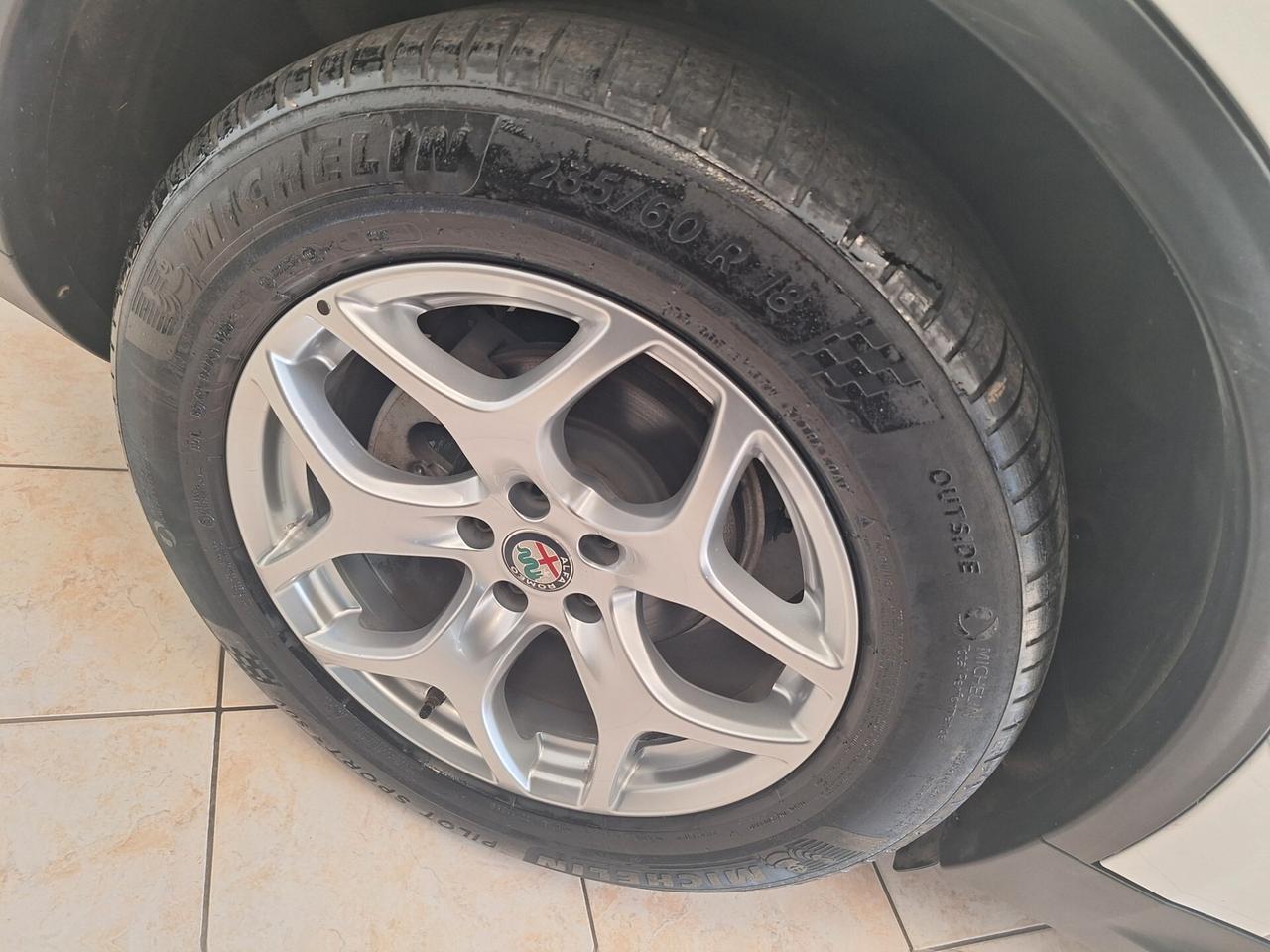 Alfa Romeo Stelvio 2.2 Turbodiesel 190 CV AT8 RWD Business