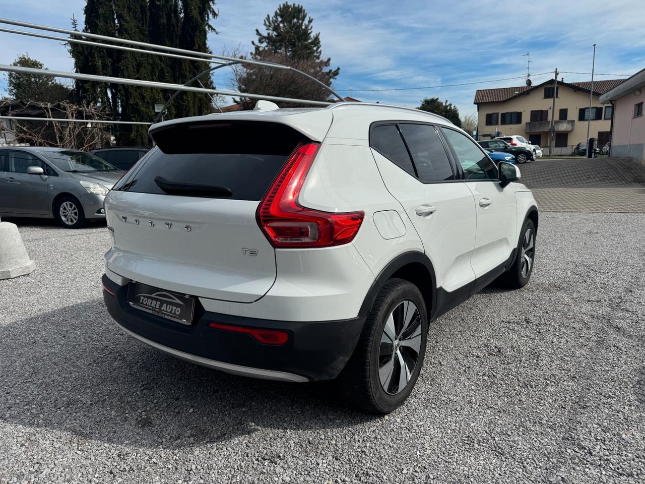 Volvo XC40 T2 Geartronic Momentum Pro