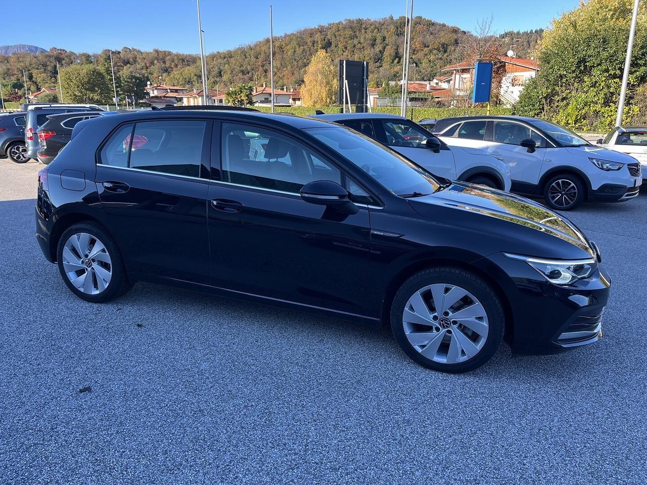 VW GOLF 8 2000 TDI 150 CV DSG