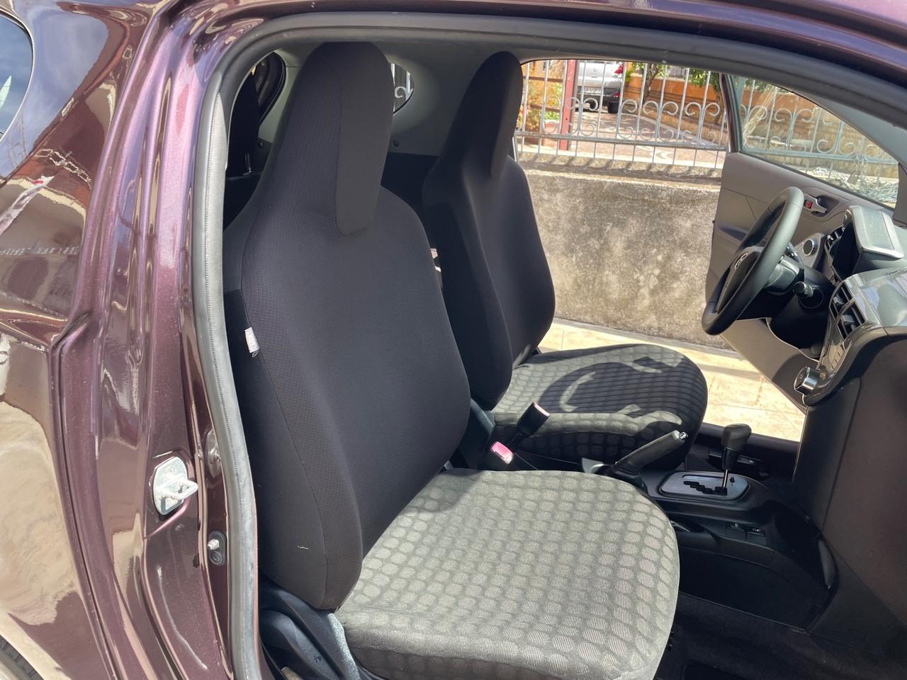 Toyota iQ 1.0 Sol