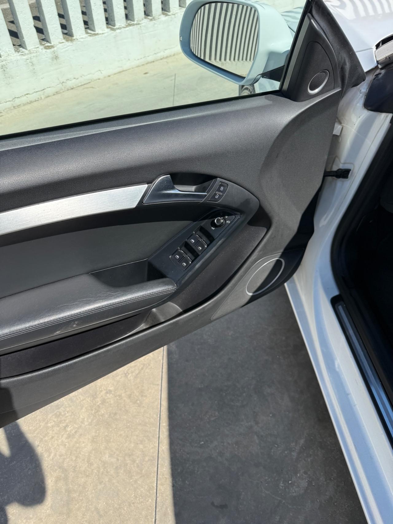 Audi A5 Cabrio 2.7 TDI F.AP. Ambiente