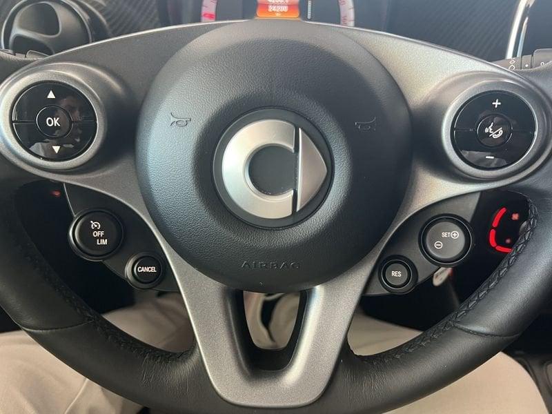 smart fortwo fortwo EQ British Green (22kW)