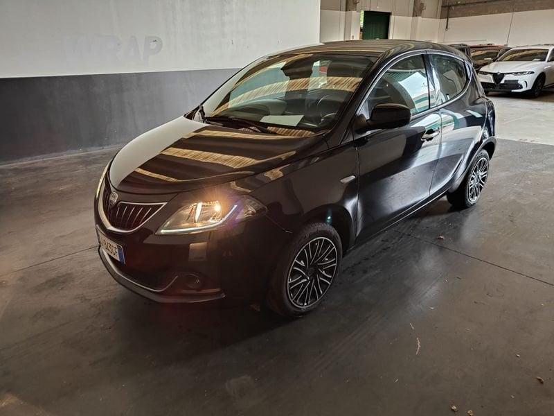 Lancia Ypsilon 1.0 FireFly 5 porte S&S Hybrid Gold