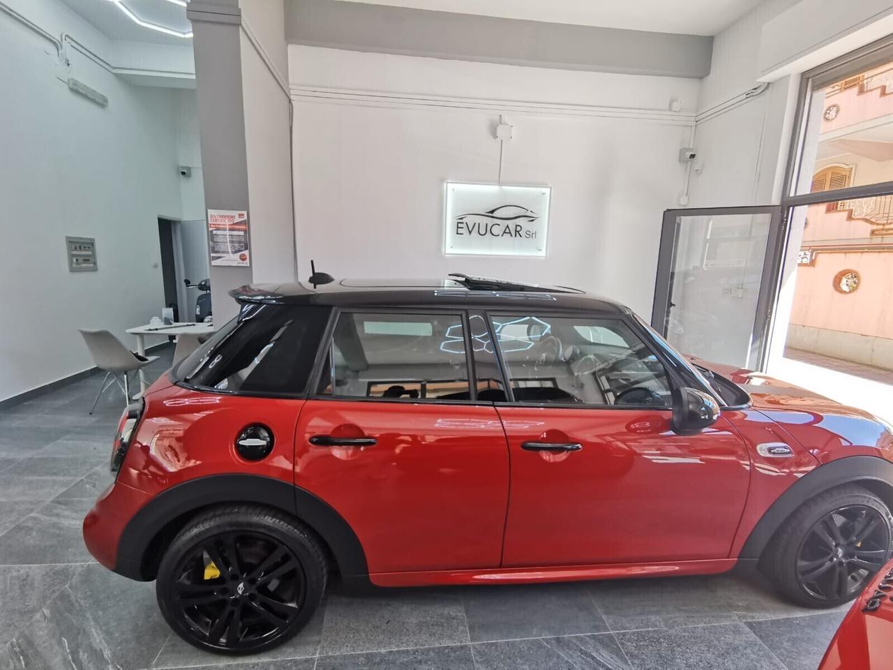 Mini Mini 2.0 Cooper SD Allestimento Jhon Cooper Works 5 porte TETTO