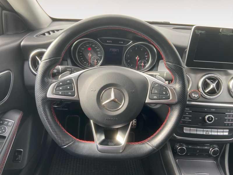 Mercedes-Benz CLA Shooting Brake 220 Premium 4matic AuTo