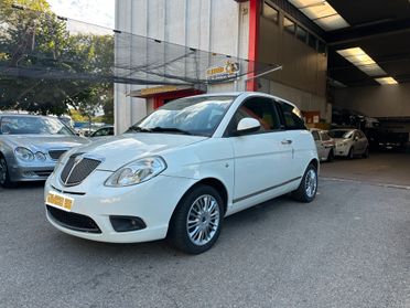 Lancia Ypsilon 1.3 MJT 75 CV Diva