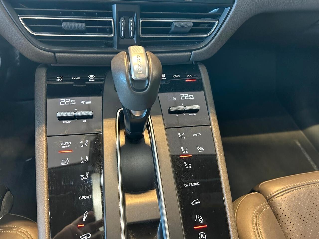 Porsche Macan 2.0 265 cv PDK UNICO PR.