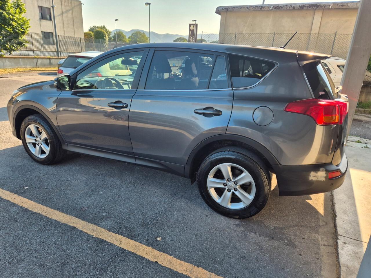 Toyota RAV 4 RAV4 2.0 D-4D 2WD STYLE