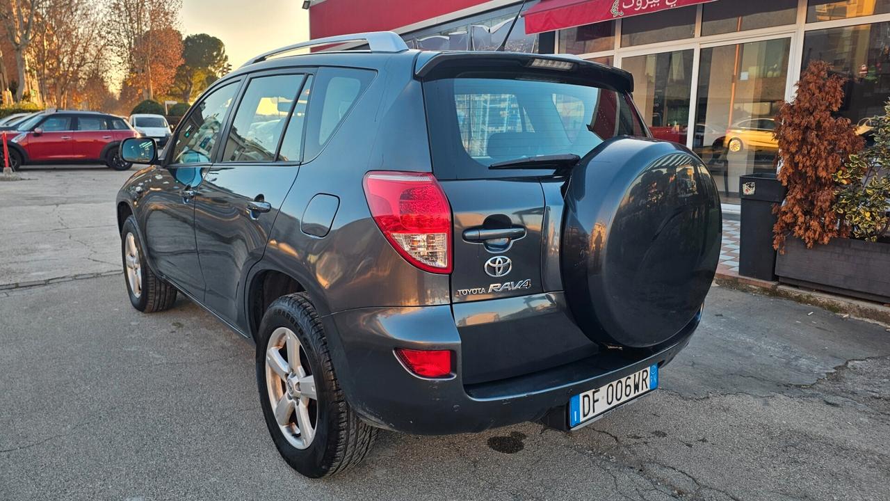 Toyota RAV 4 RAV4 2.2 D-4D 136 CV Luxury