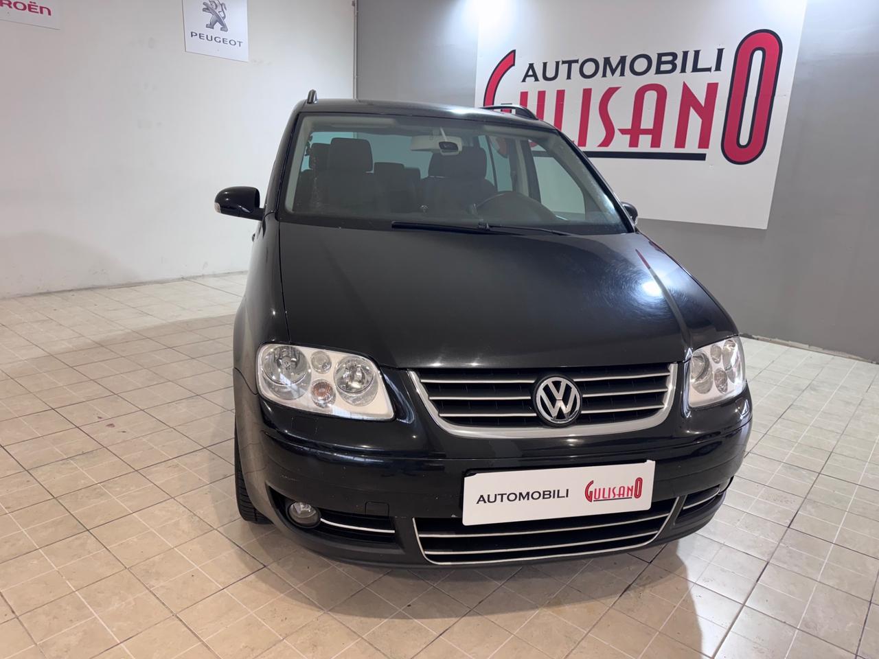 Volkswagen Touran 1.6 16V FSI Highline