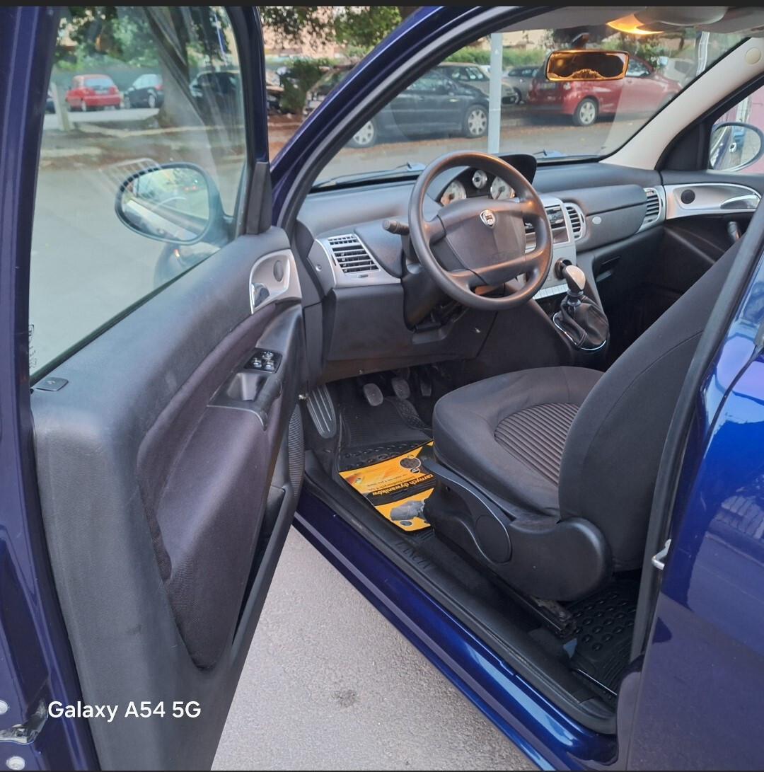 Lancia Ypsilon 1.2 69 CV Argento