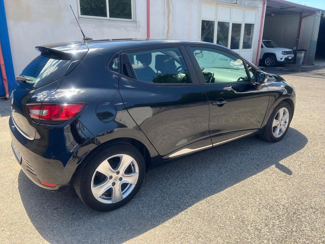 Renault clio 5 P-1.2 benz/75 cv-full -2012