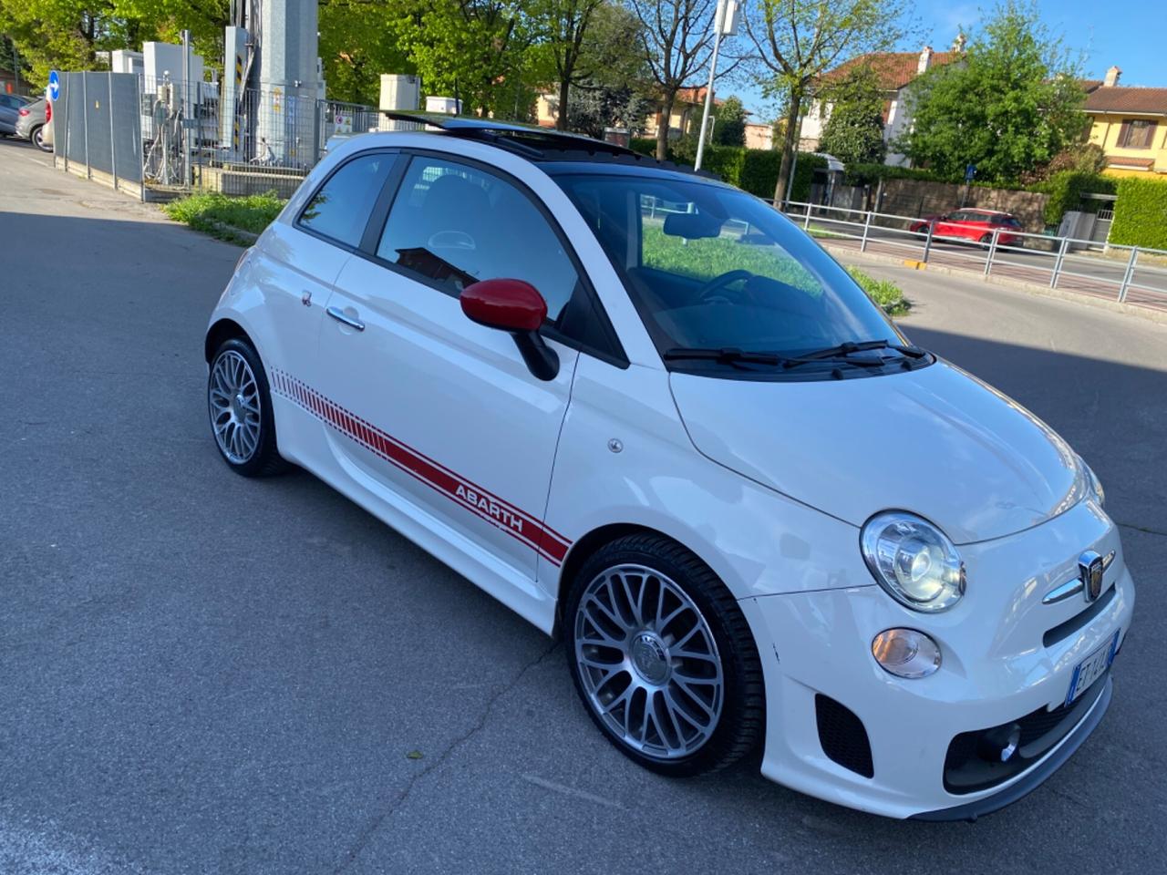 Abarth 500 1.4 Turbo T-Jet Custom