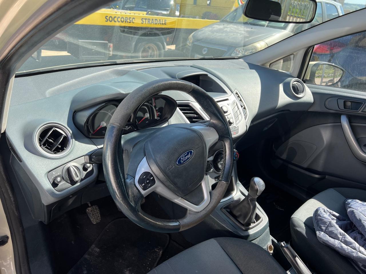 Ford Fiesta 1.6 TDCi 90CV 5 porte DPF Titanium