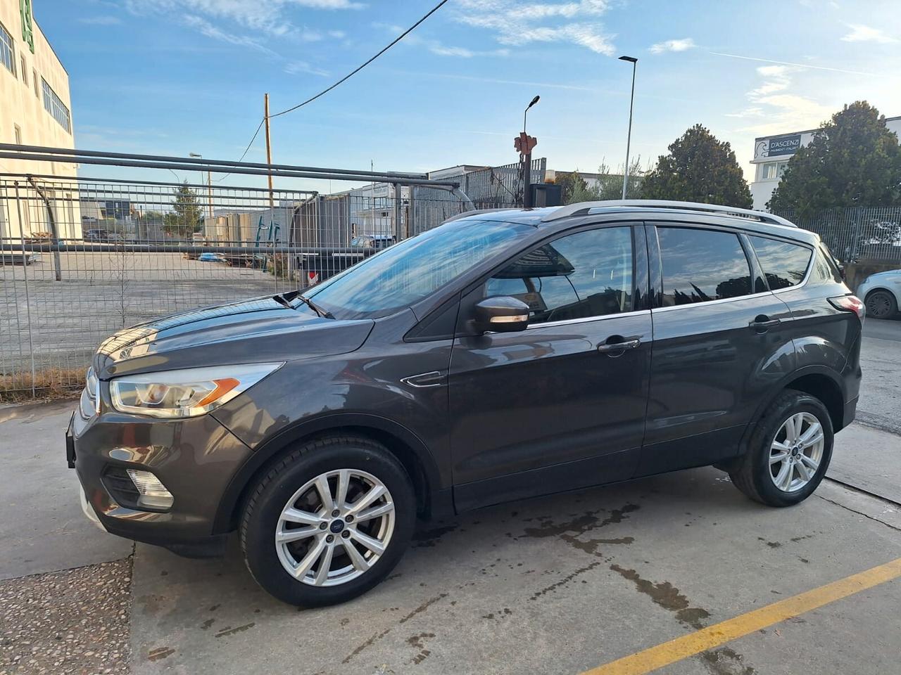 Ford Kuga 1.5 TDCI 120 CV S&S 2WD ST-Line Business