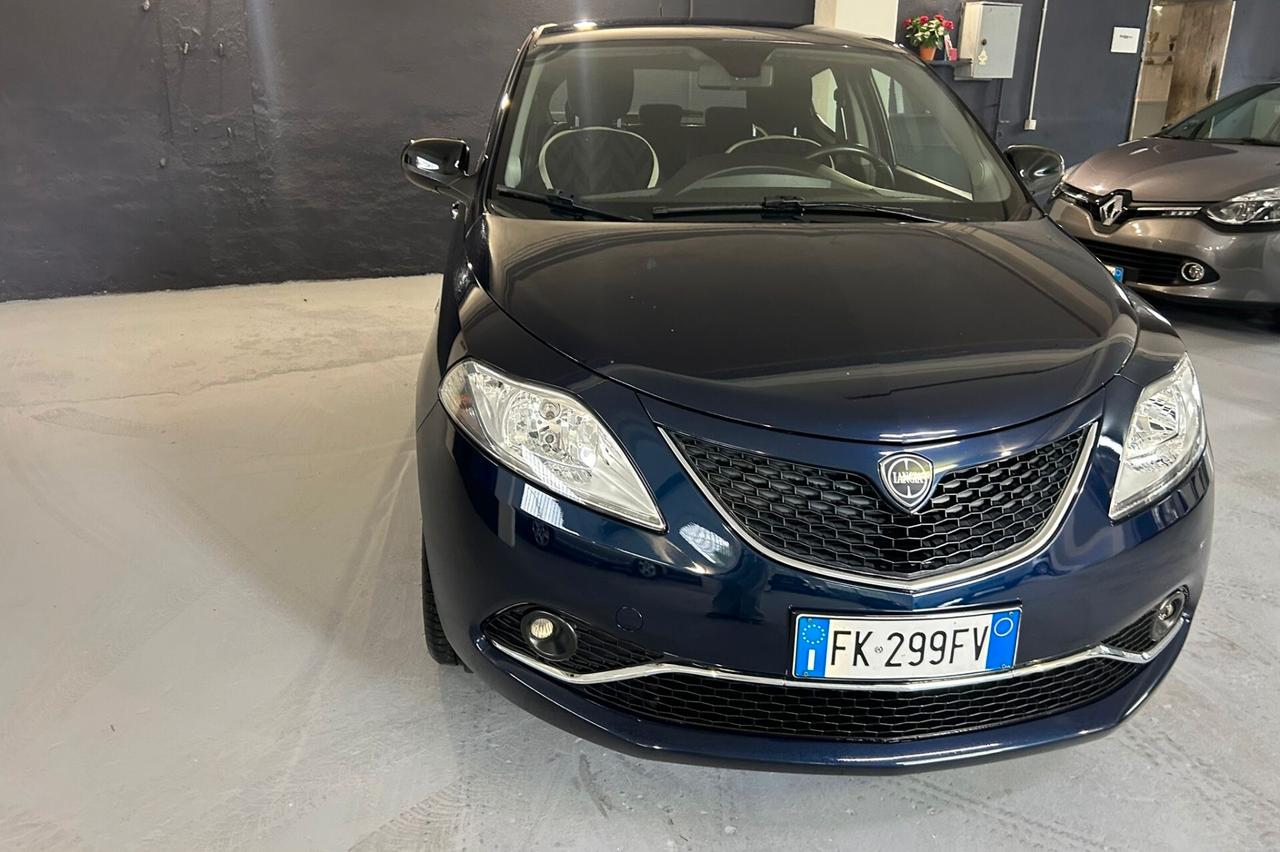 Lancia Ypsilon 1.2 69 CV 5 porte Gold