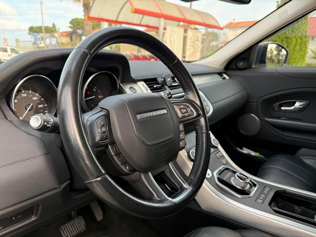 Land Rover Range Evoque 2.2 TD4 5p. Pure