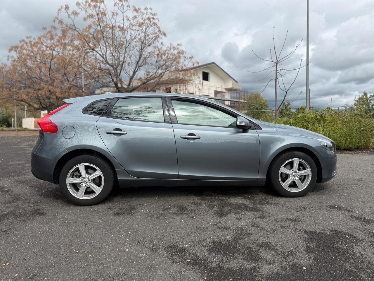 Volvo V40 D2 DISPLAY/NAVI