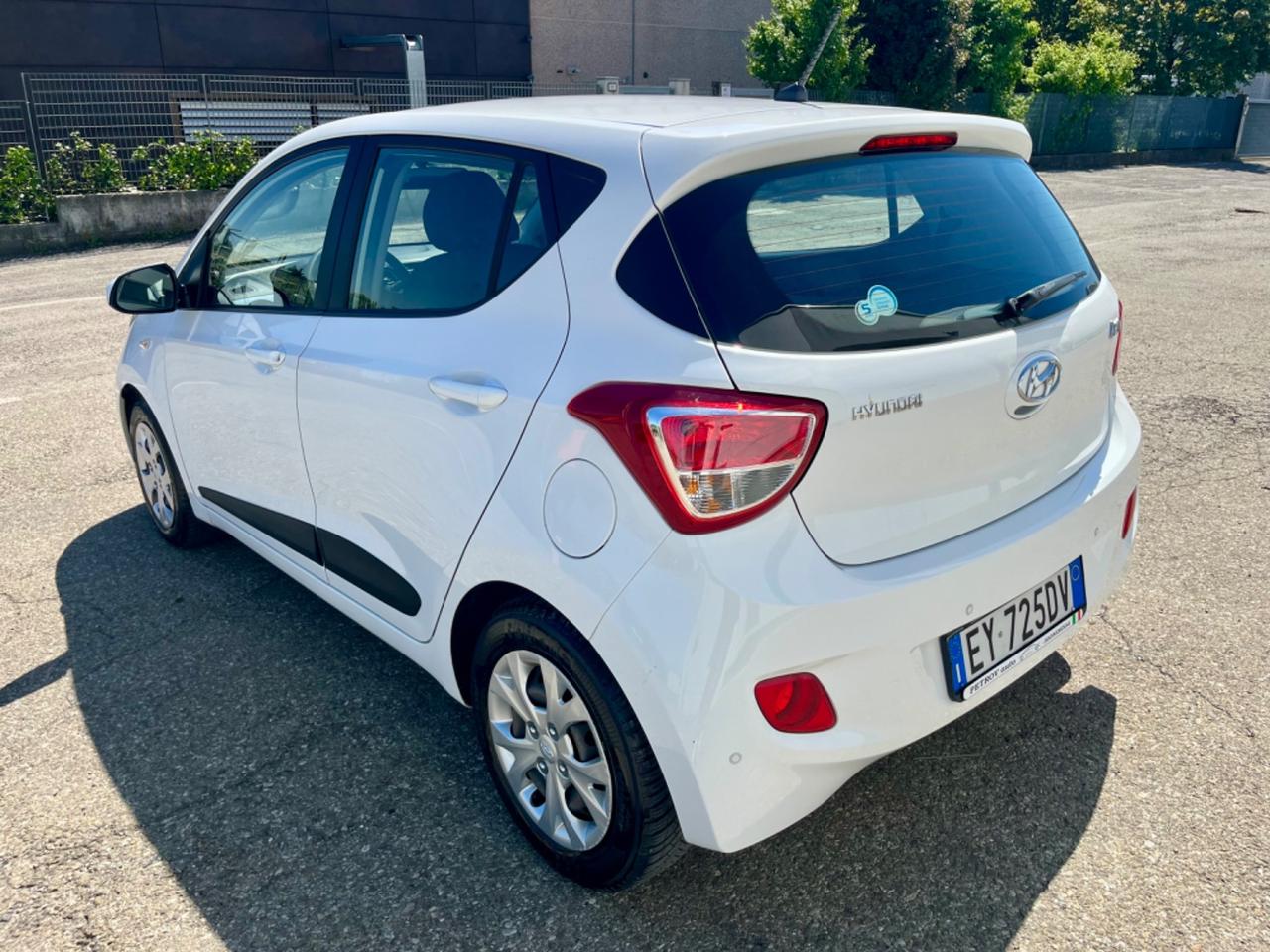 Hyundai i10 1.0benz 2015 64.000km cambio automatico perfetta