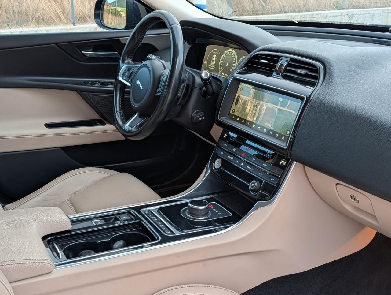 Jaguar XE 2.0 D 180 CV aut. Prestige