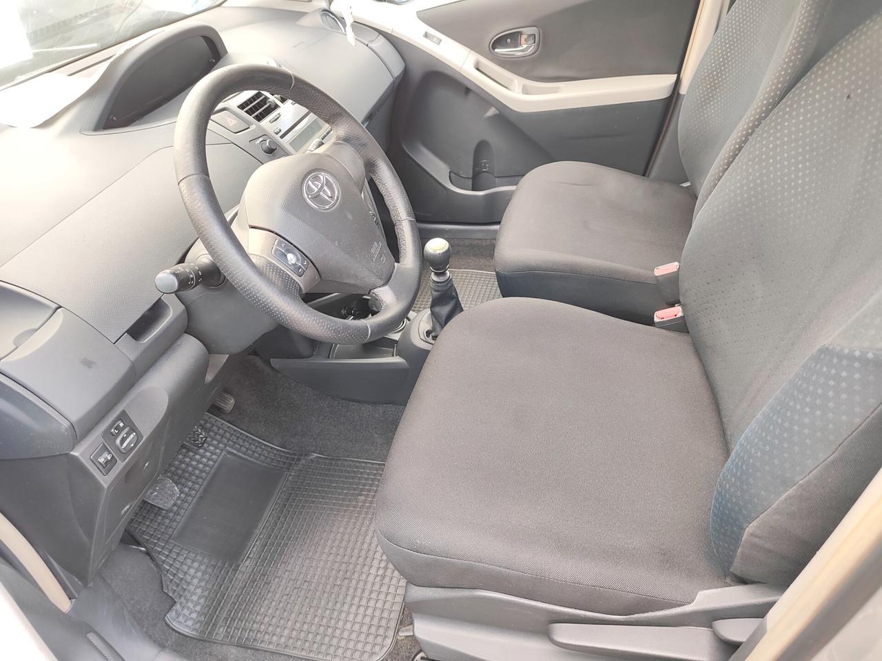 Toyota Yaris 1.4 DIESEL D-4D 90cv Sol