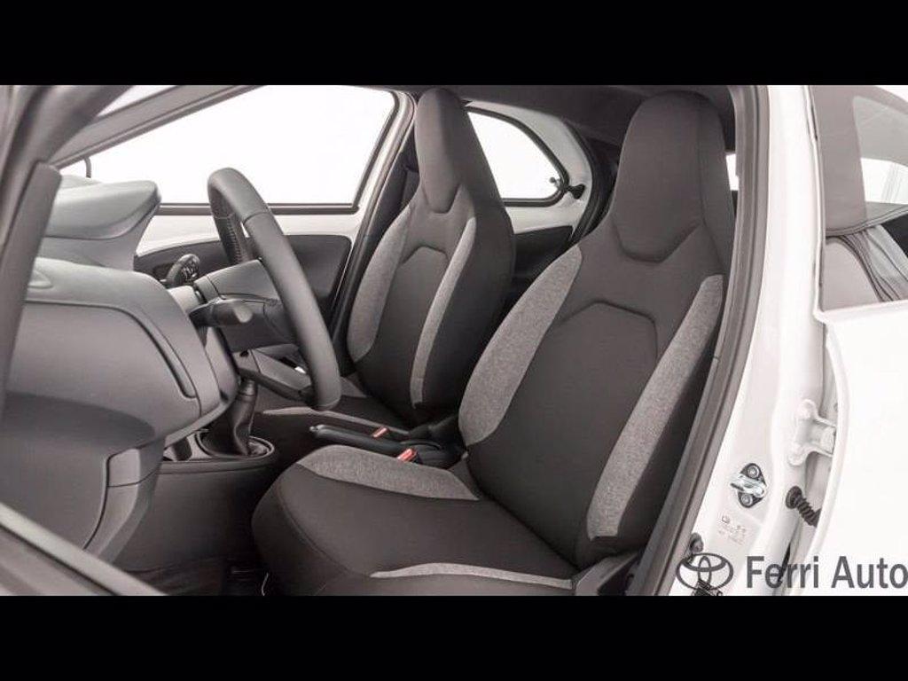 TOYOTA Aygo x 1.0 active 72cv del 2024