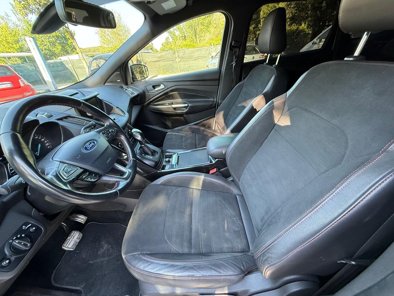 Ford Kuga 1.5 TDCI 120 CV S&S 2WD Powershift ST-Line