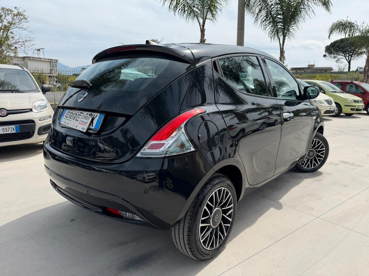 LANCIA YPSILON ANNO 2024 1.0 HYBRID 70 CV * KM 0