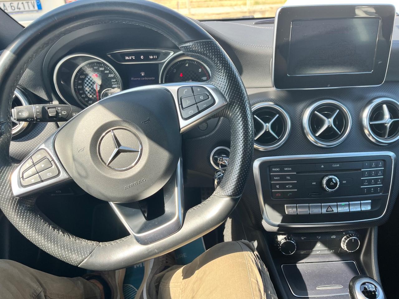 Mercedes-benz A 180 d Premium 2016