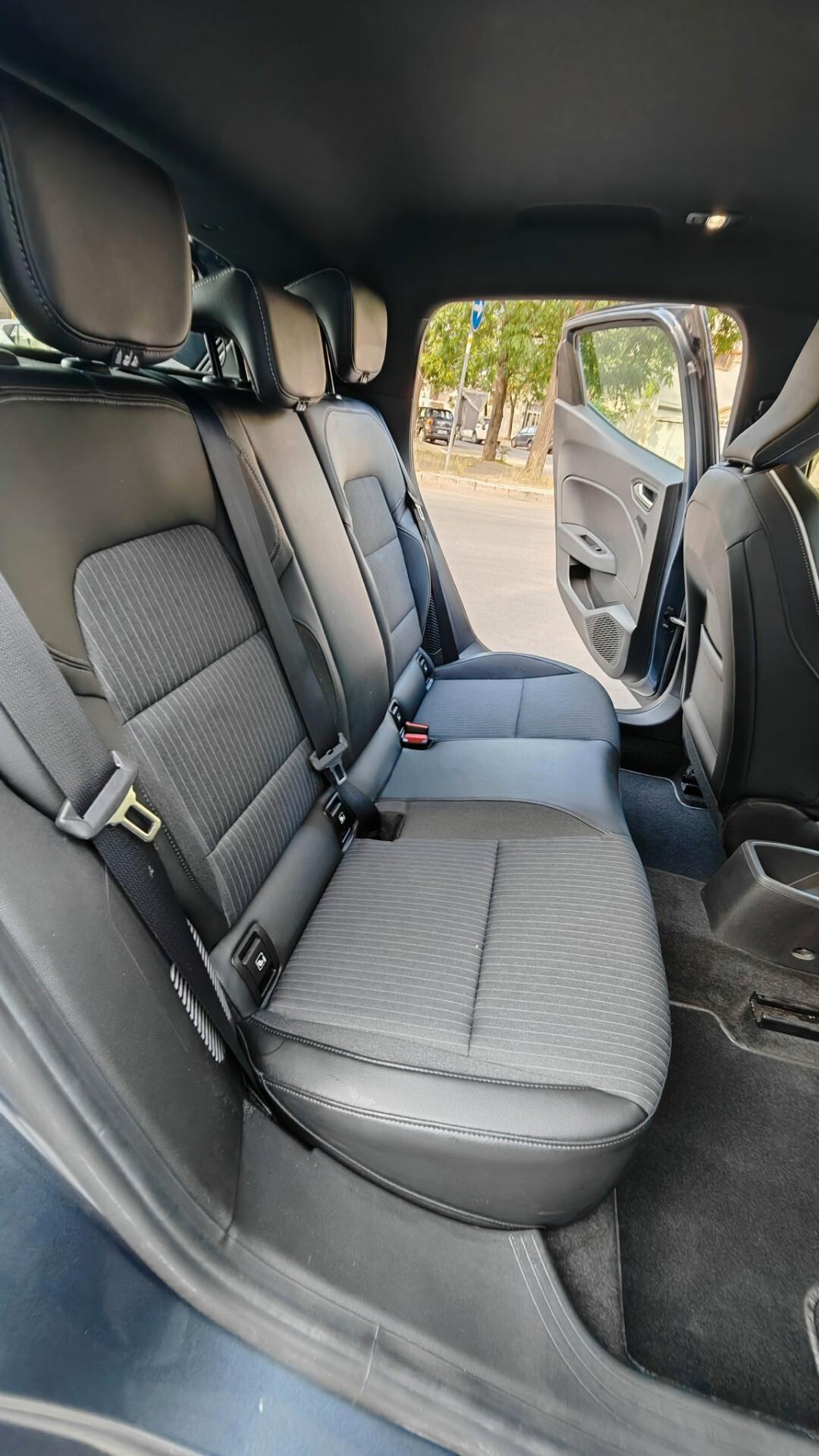 Renault Clio Full Hybrid E-Tech 140 CV 5 porte Intens