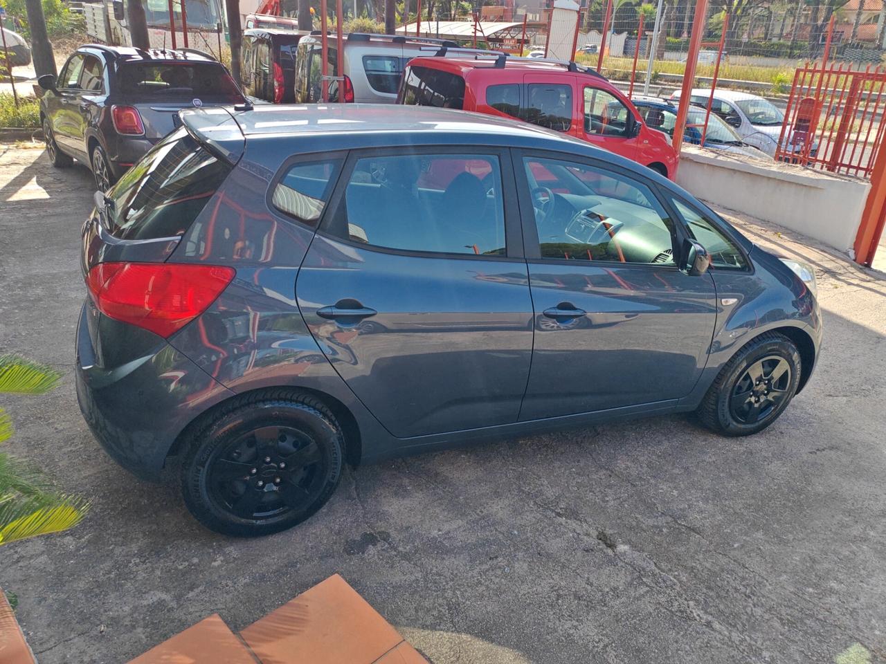 Kia Venga 1.4 diesel 04/2016 Cv90 NEOPATENTATI