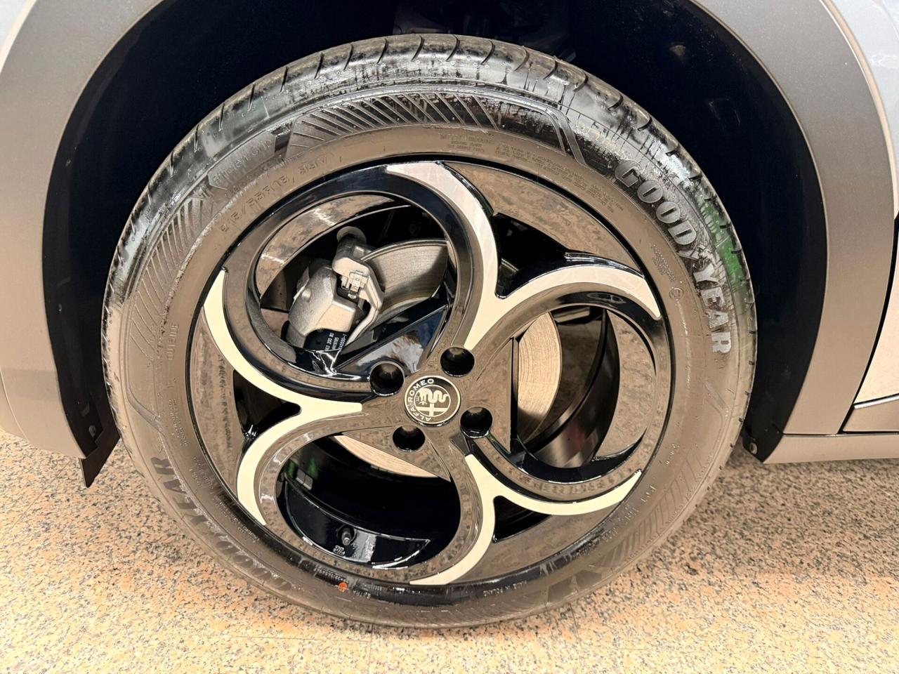 Alfa Romeo Junior 1.2 145 CV Hybrid eDCT6 Speciale