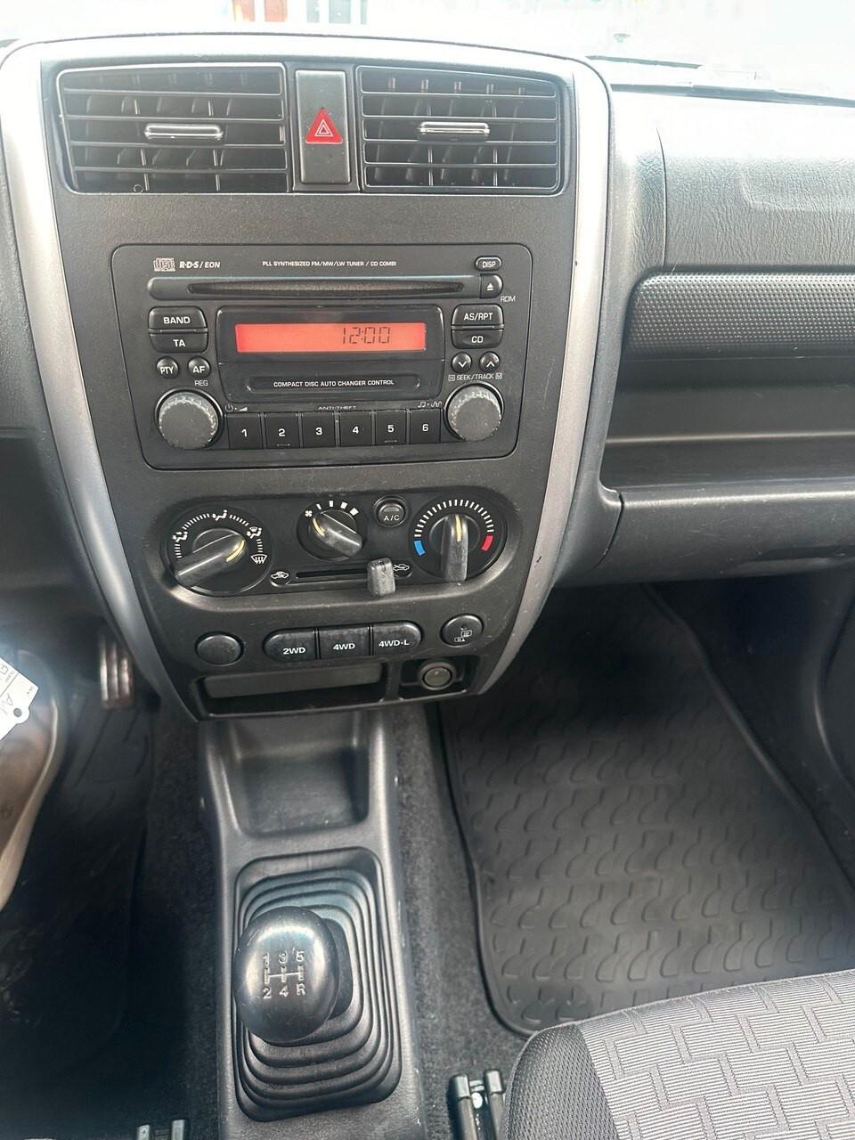 Suzuki Jimny 1.3i 16V cat 4WD JLX