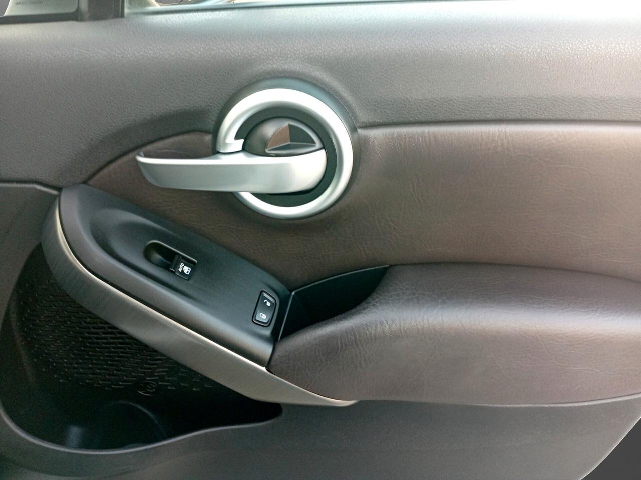 Fiat 500X 1.6 Mjt 120 CV Lounge Xenon Cruise control Keyless