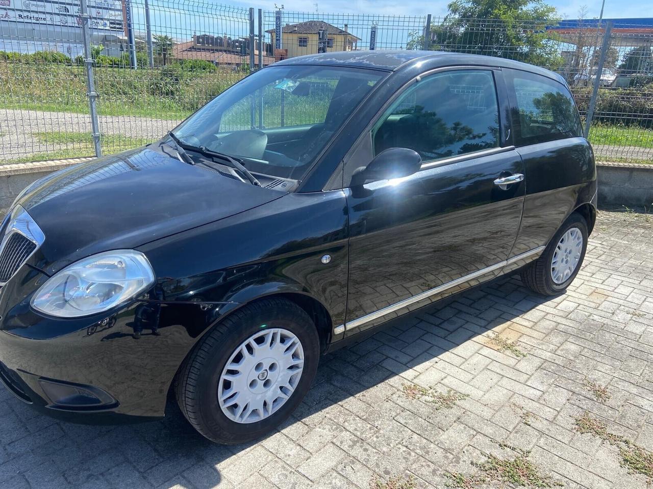 Lancia Ypsilon 1.3 MJT 75 CV Argento Per commercianti