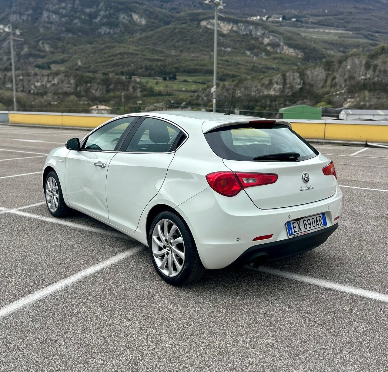 Alfa Romeo Giulietta JTDm-2 Exclusive Sport Pack