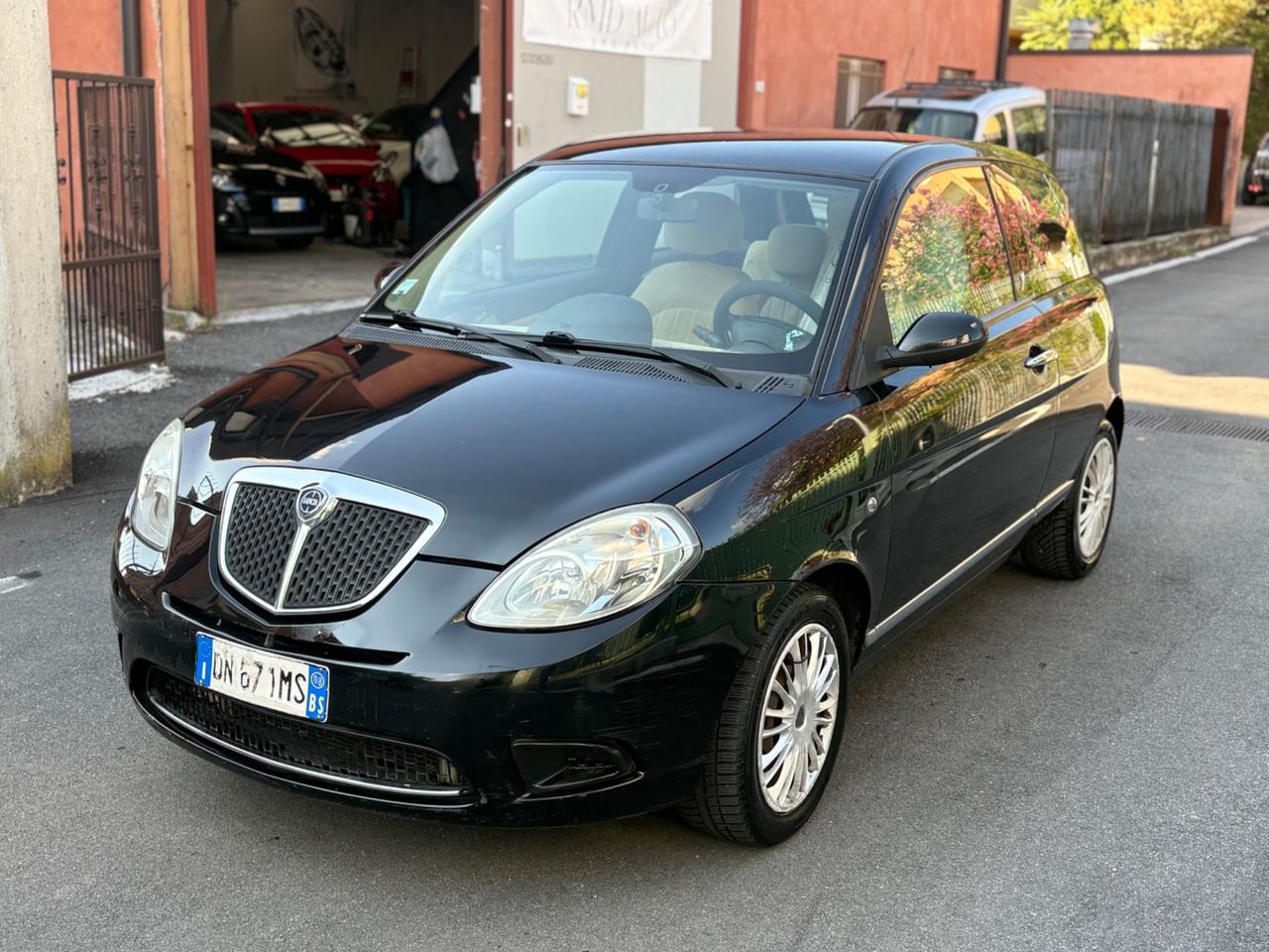Lancia Ypsilon 1.2 Modamilano NEOPATENTATI