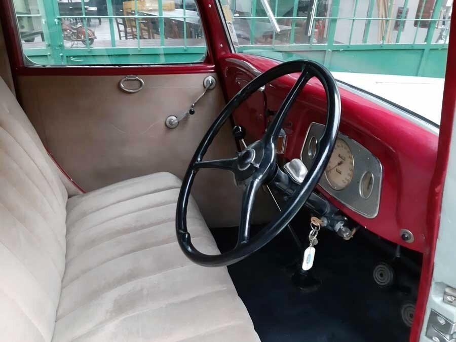 Ford Model B Sedan – 1933