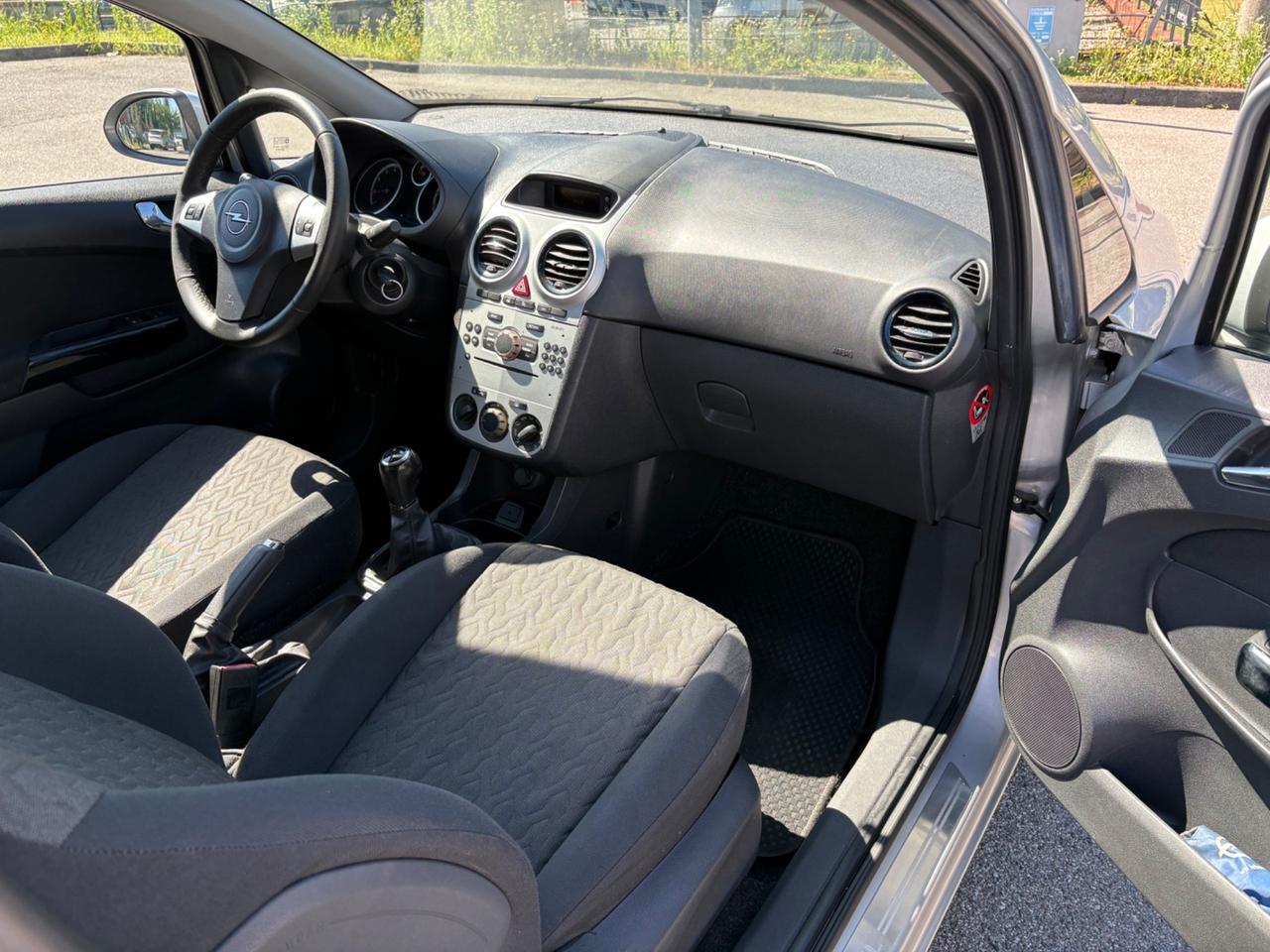 Opel Corsa 1.2 85CV 3 porte GPL-TECH b-color