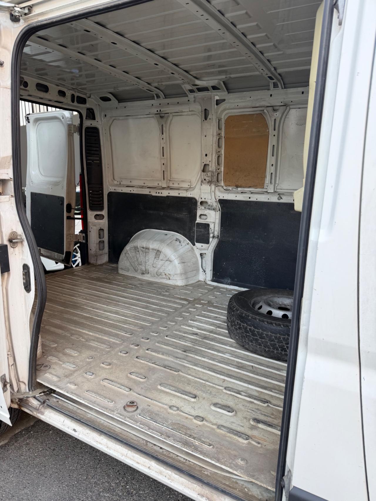 Peugeot Boxer 330 2.2 HDi/100CV PC-TN Furgone