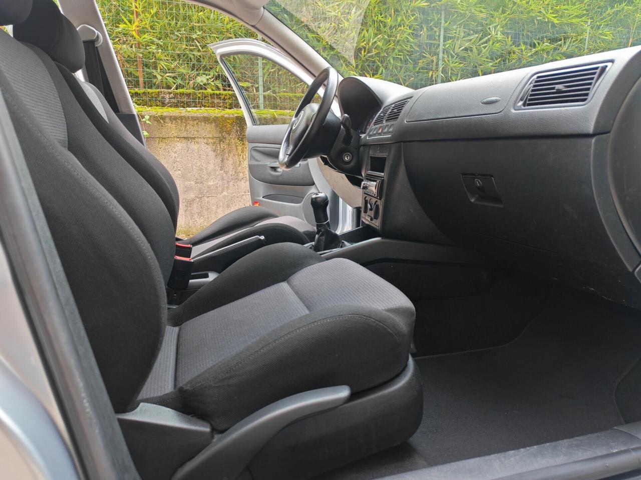 Volkswagen Golf 1.6 BENZINA 105cv 25years / Unipro
