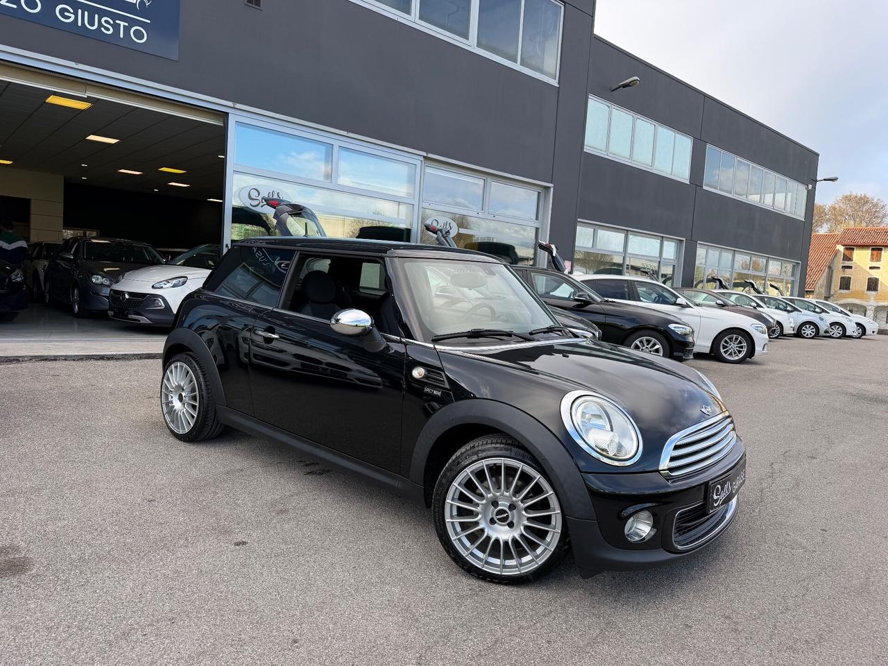Mini ONE BLACK Neopatentati